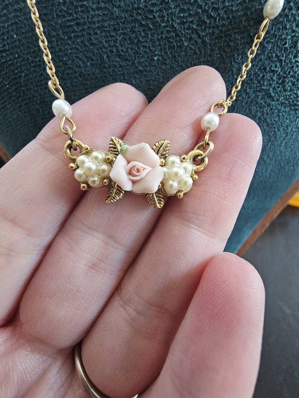 Vintage Necklace - Picture 2 of 5